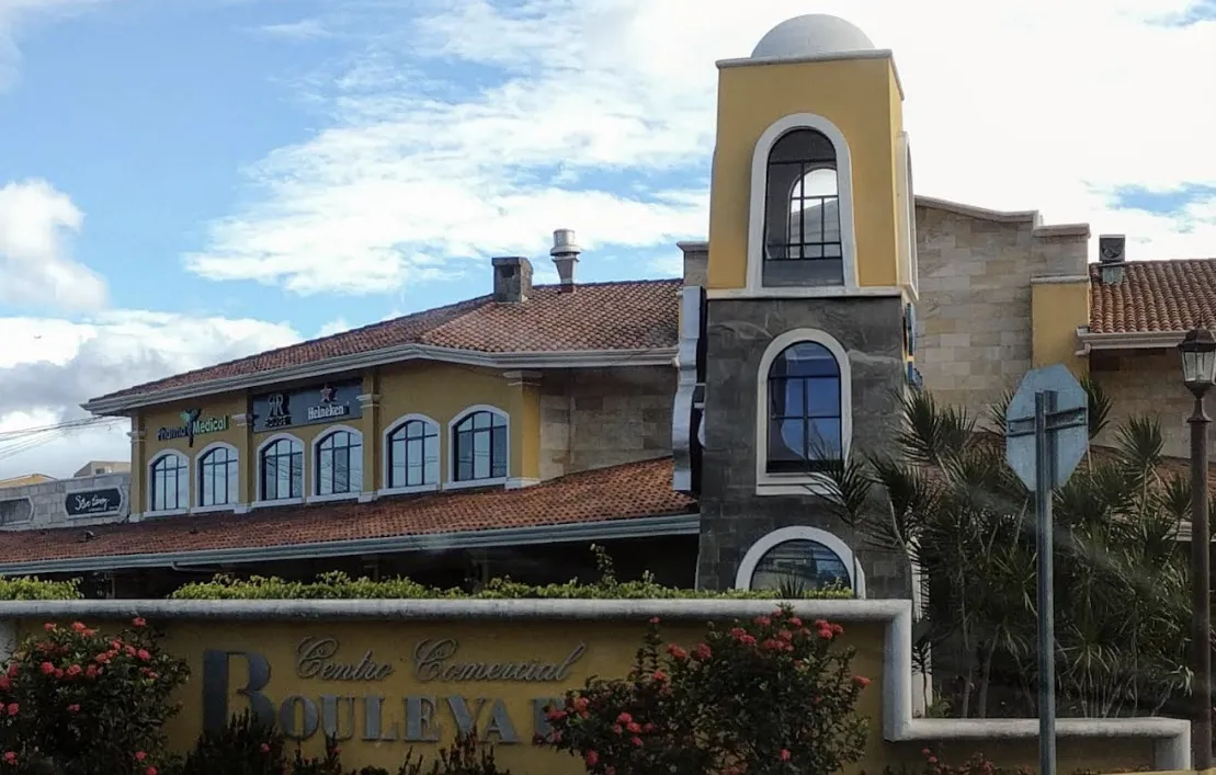 Imagen del Centro Comercial Boulevard en San Rafael de Escazu