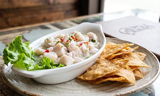 Bar con buen ceviche en Curri